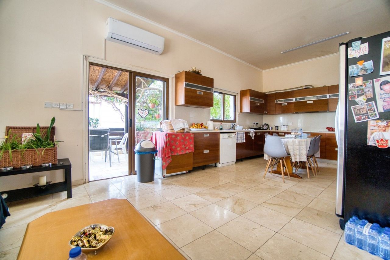 Вилла в Пафосе, Кипр, 350 м² - фото 14