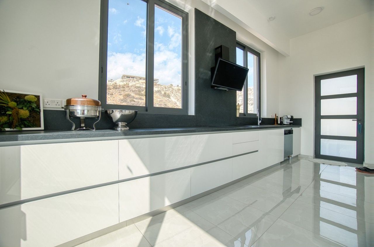 Вилла в Лимасоле, Кипр, 737 м² - фото 15