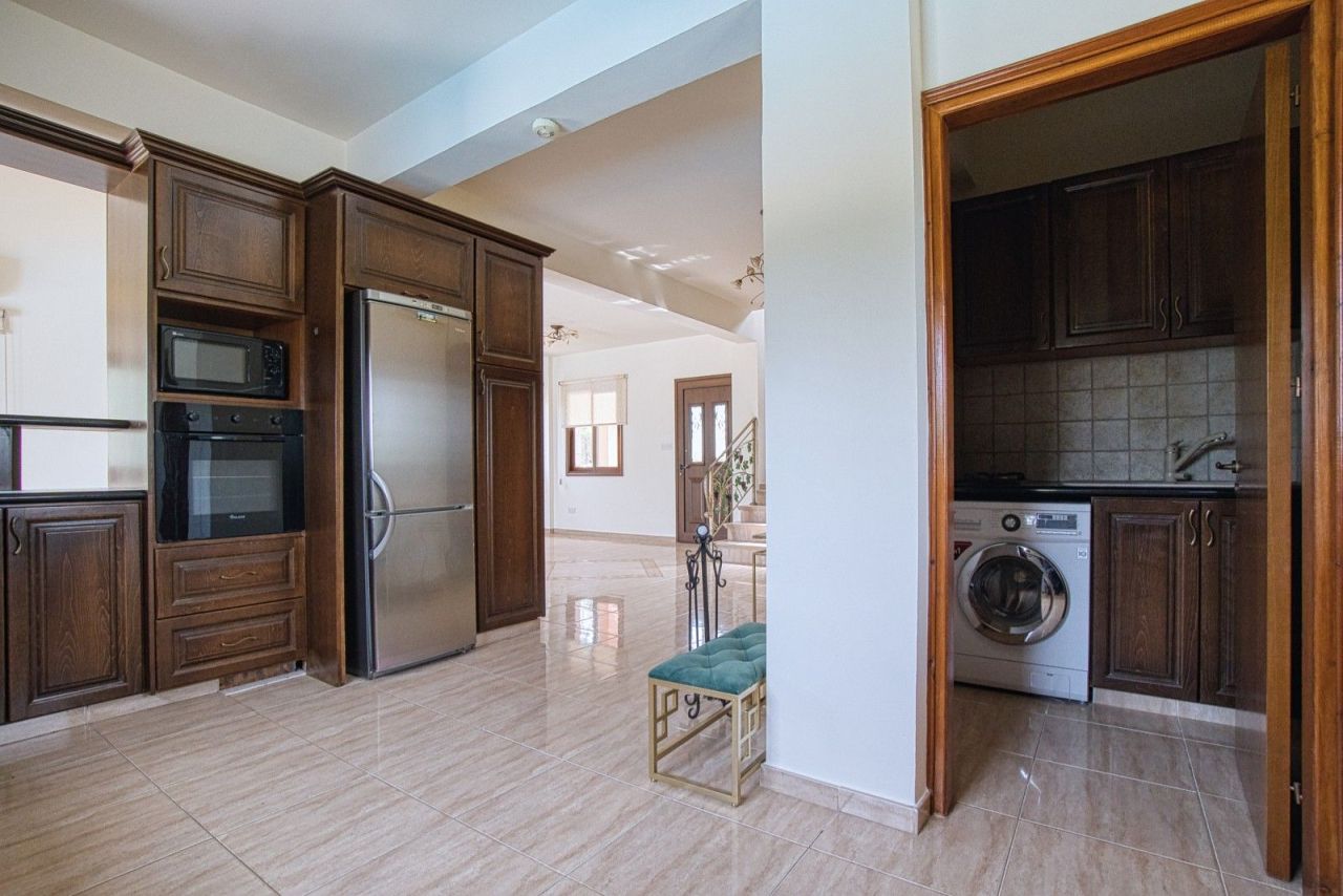 Вилла в Пафосе, Кипр, 200 м² - фото 15