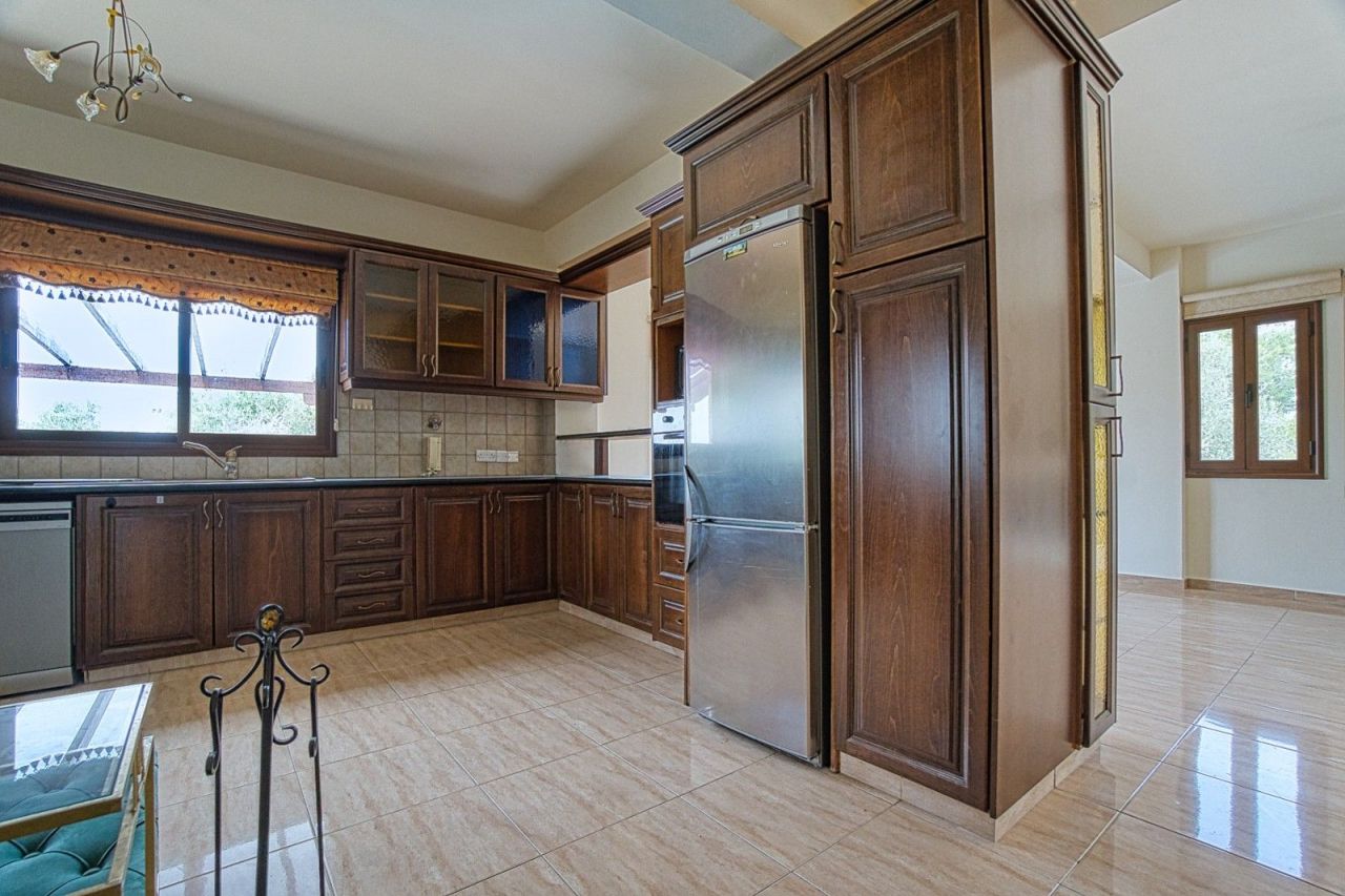 Вилла в Пафосе, Кипр, 200 м² - фото 16