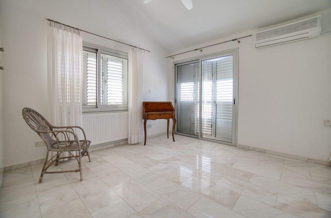 Вилла в Пафосе, Кипр, 350 м² - фото 16