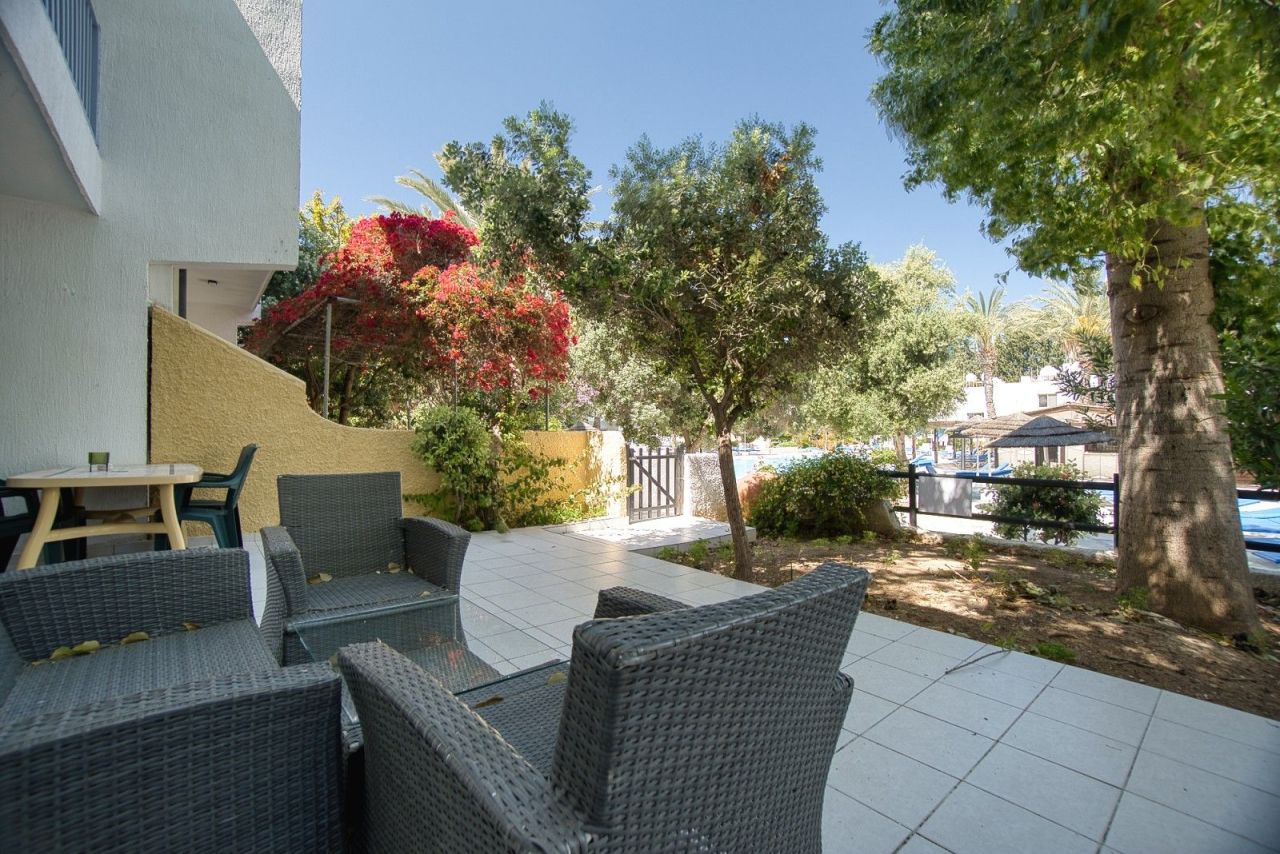 Апартаменты в Пафосе, Кипр, 52 м² - фото 17