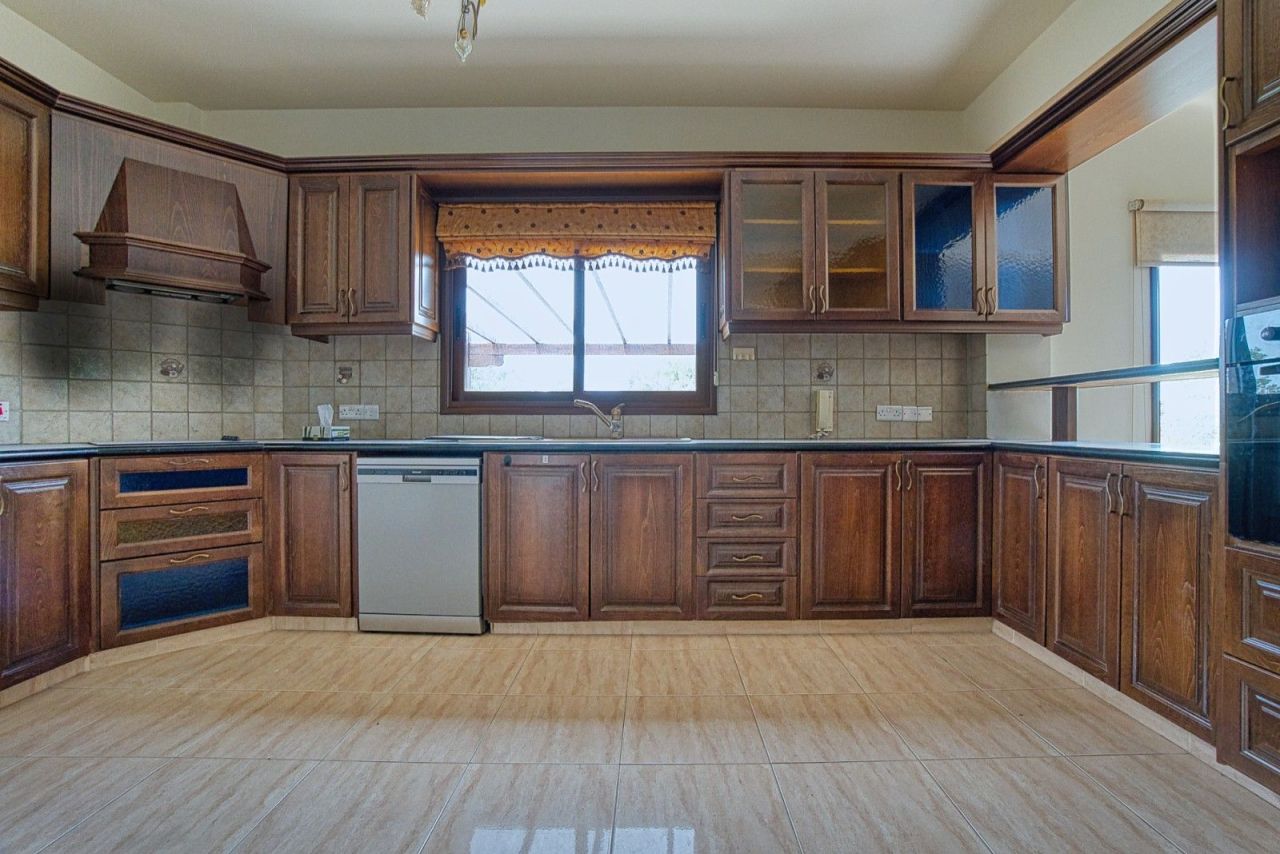 Вилла в Пафосе, Кипр, 200 м² - фото 17