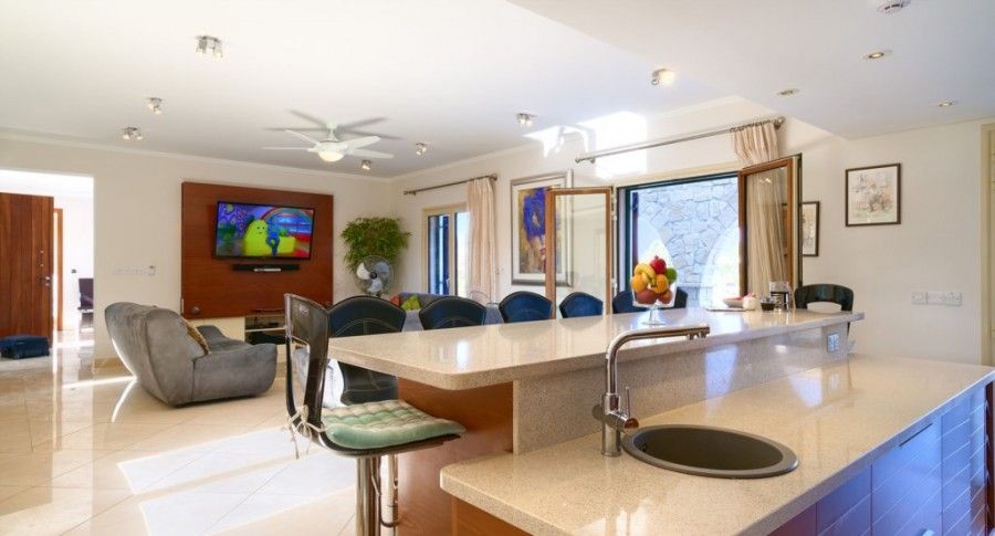 Вилла в Пафосе, Кипр, 662 м² - фото 18