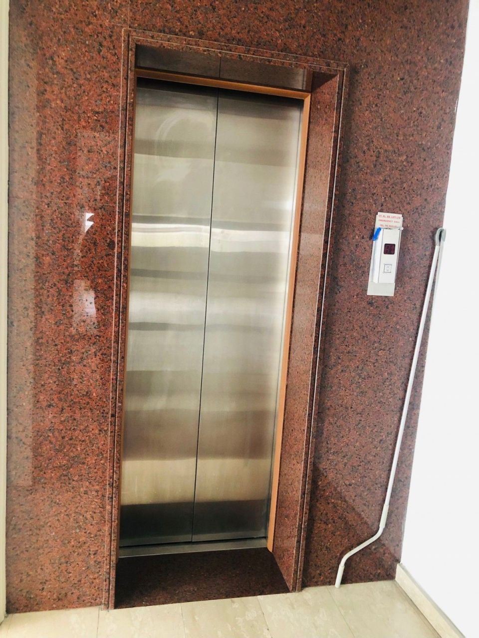 Коммерческая недвижимость в Лимасоле, Кипр, 1 000 м² - фото 18