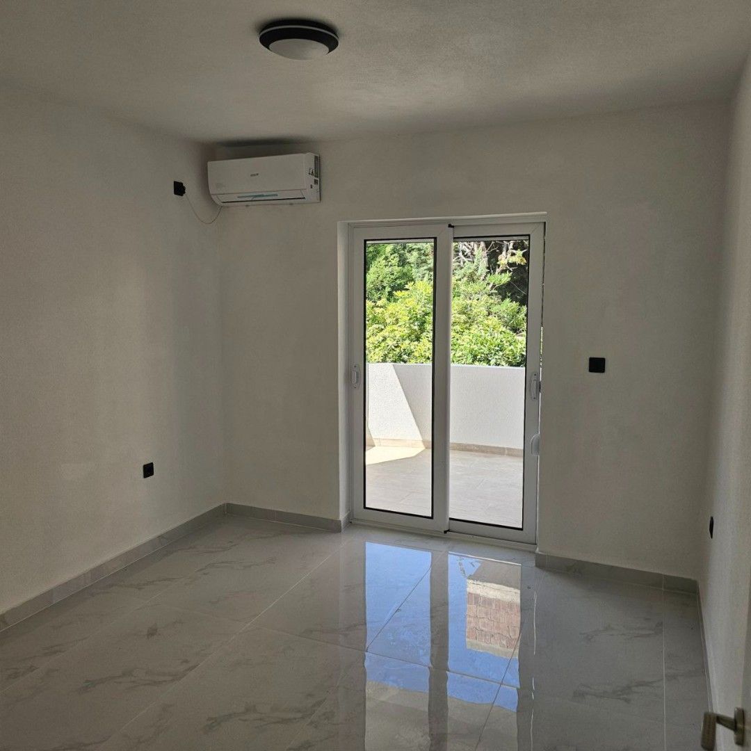 Квартира в Добра Воде, Черногория, 45 м² - фото 12