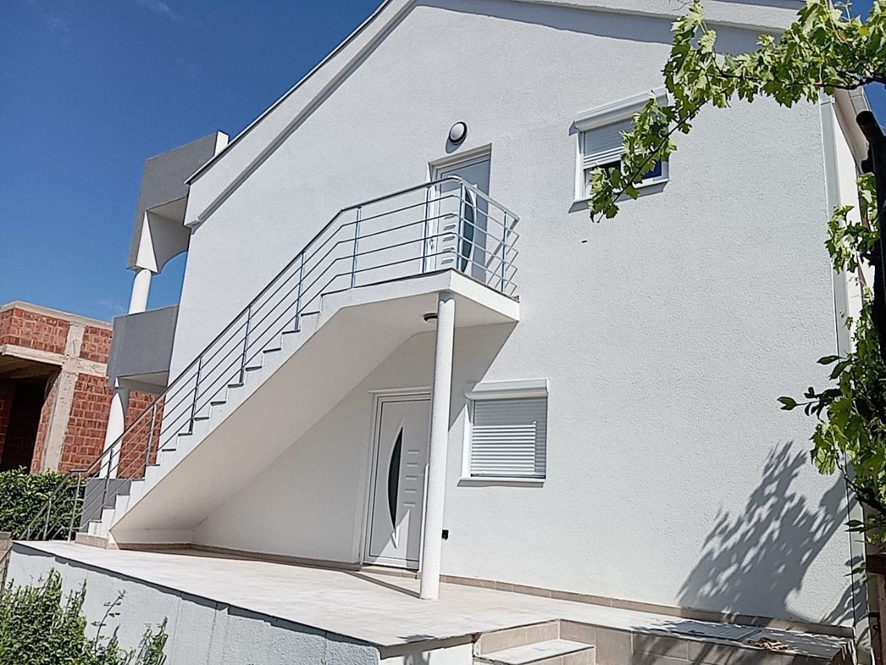 Квартира в Добра Воде, Черногория, 45 м² - фото 14