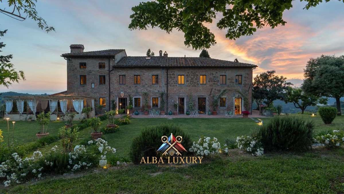 Вилла в Палае, Италия, 800 м² - фото 1