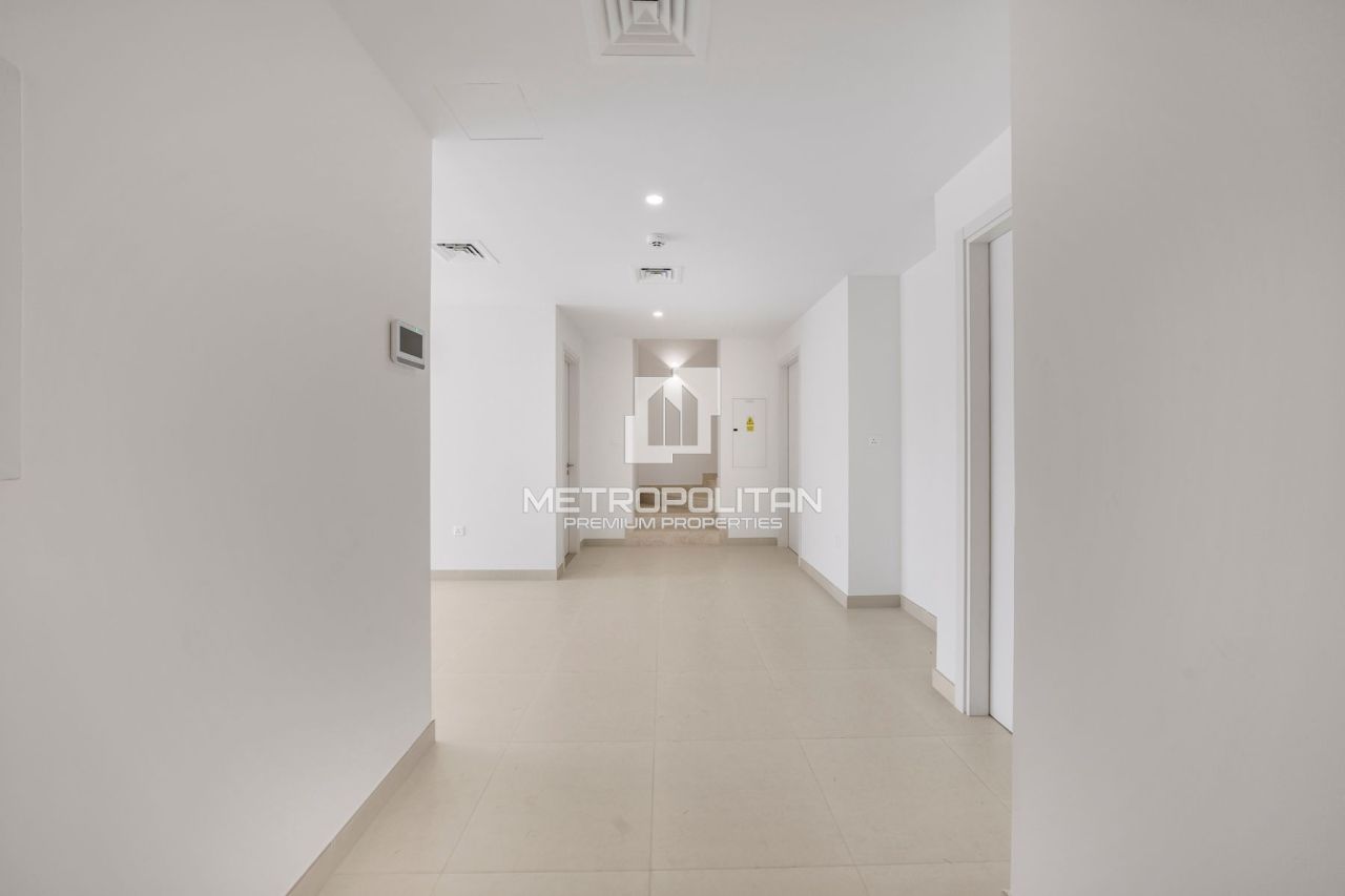 Вилла в Дубае, ОАЭ, 380 м² - фото 1