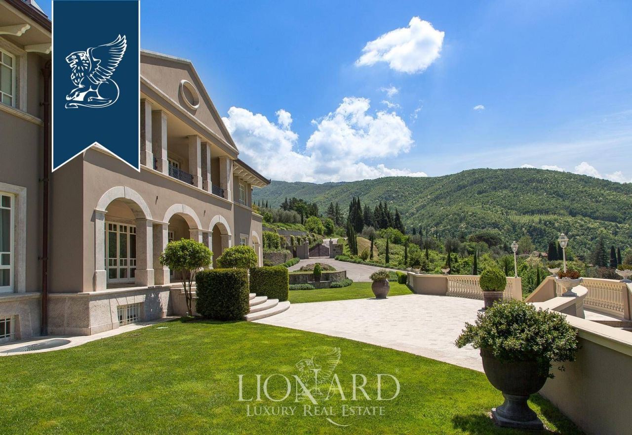 Вилла во Флоренции, Италия, 900 м² - фото 17