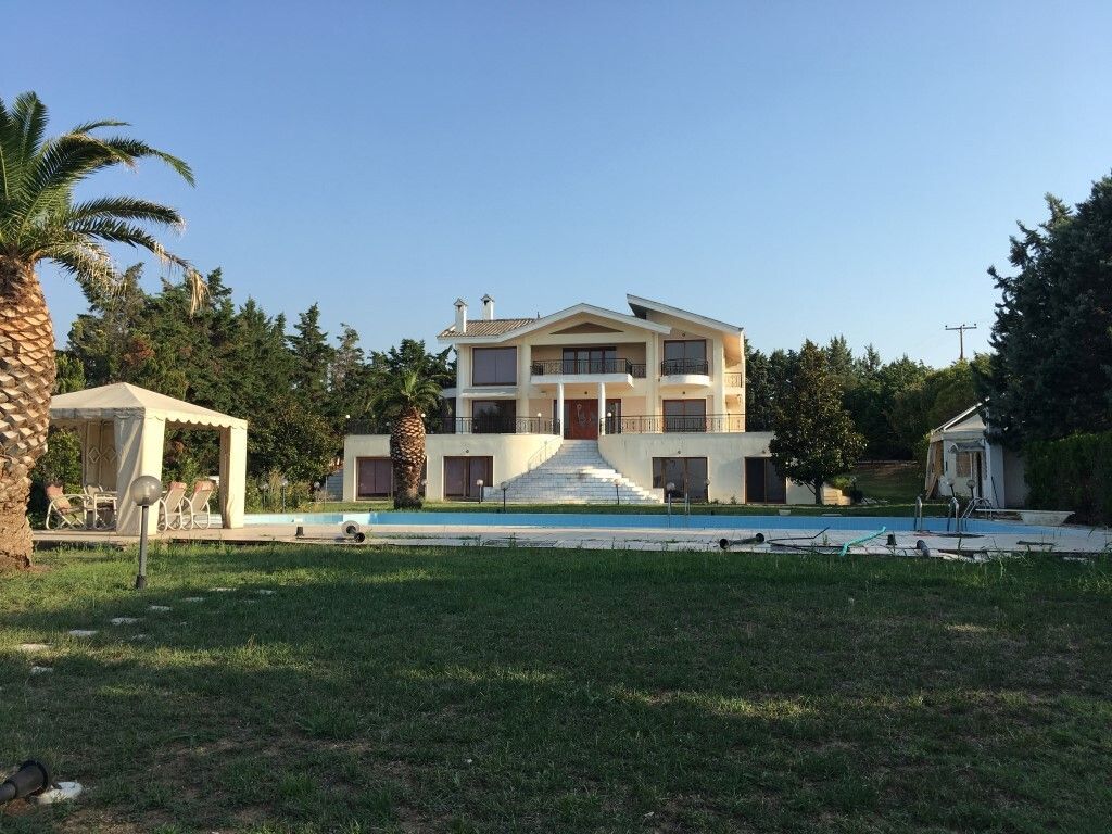 Вилла в Салониках, Греция, 1 050 м² - фото 1