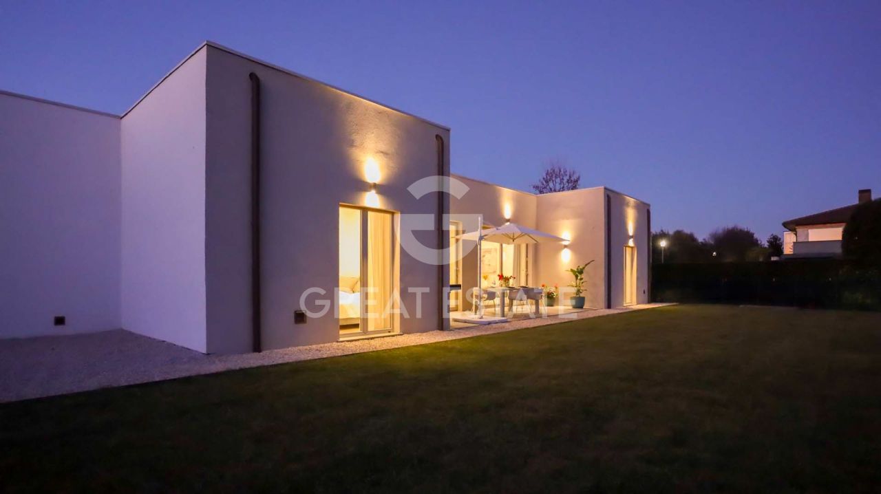 Вилла в Кастильоне-дель-Лаго, Италия, 162.04 м² - фото 1
