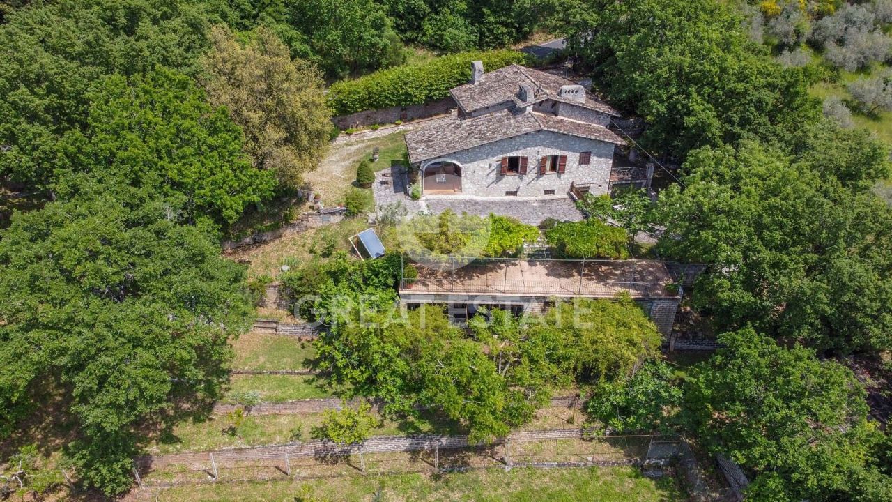 Дом в Кампелло-суль-Клитунно, Италия, 202 м² - фото 2