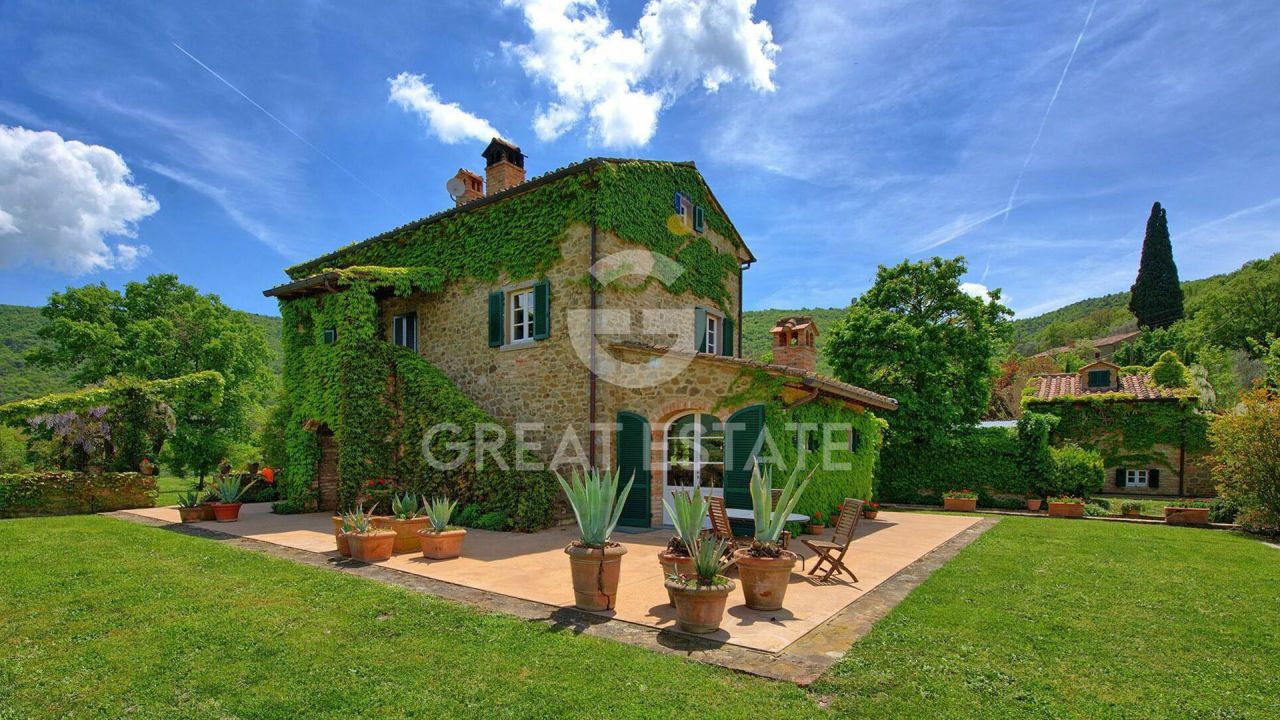 Дом в Кортоне, Италия, 314.4 м² - фото 2