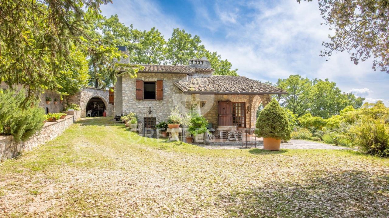 Дом в Кампелло-суль-Клитунно, Италия, 202 м² - фото 4