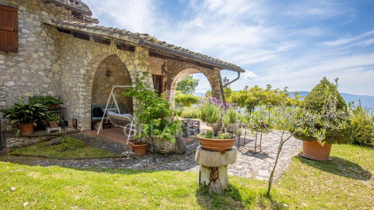 Дом в Кампелло-суль-Клитунно, Италия, 202 м² - фото 6