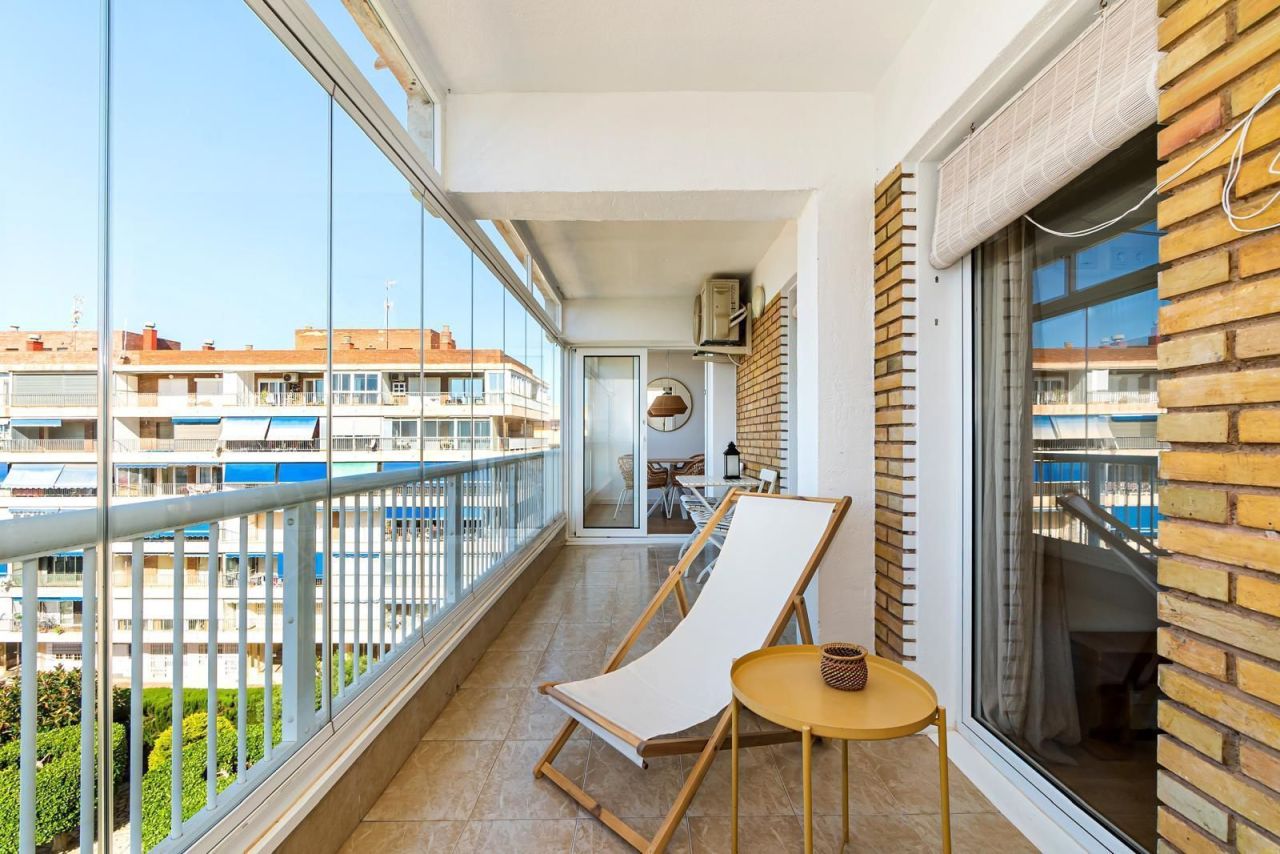 Апартаменты в Торревьехе, Испания, 77 м² - фото 1