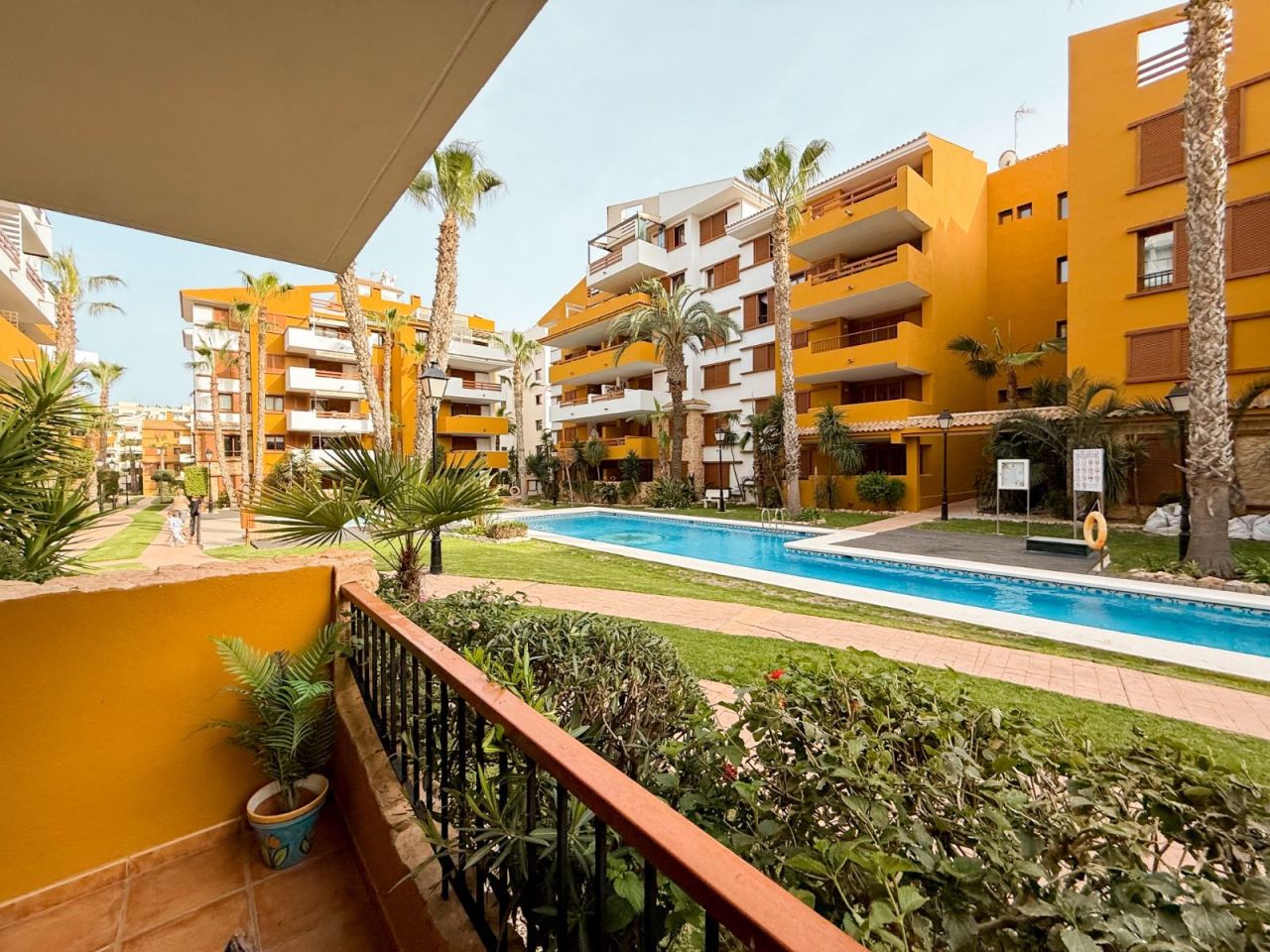 Апартаменты в Пунта Приме, Испания, 95 м² - фото 1