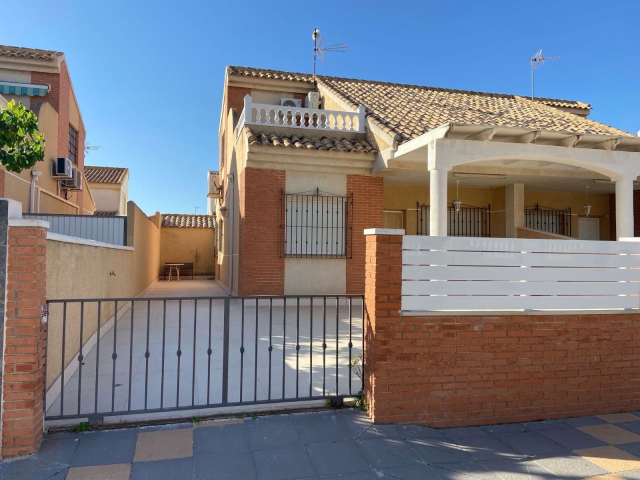 Бунгало в Пилар-де-ла-Орадада, Испания, 130 м² - фото 1