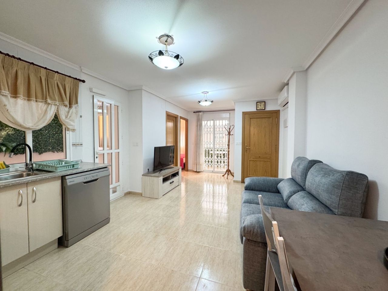 Апартаменты в Торревьехе, Испания, 65 м² - фото 1