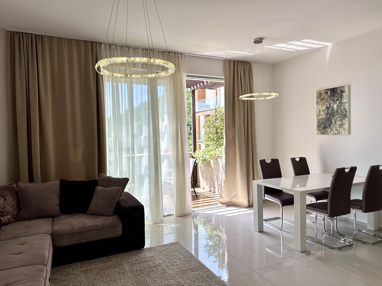 Апартаменты в Бечичи, Черногория, 98 м² - фото 1
