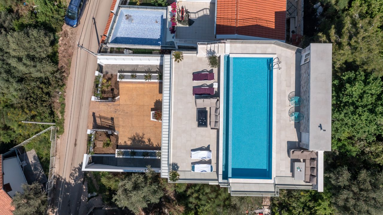 Вилла в Баре, Черногория, 560 м² - фото 1