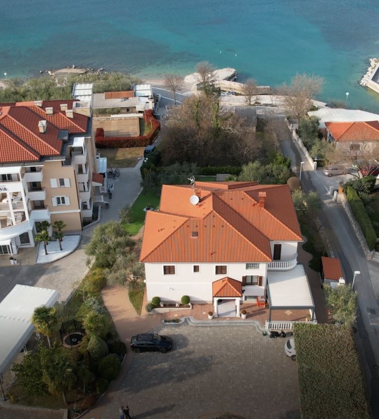 Отель, гостиница Malinska, Хорватия, 1 258 м² - фото 9