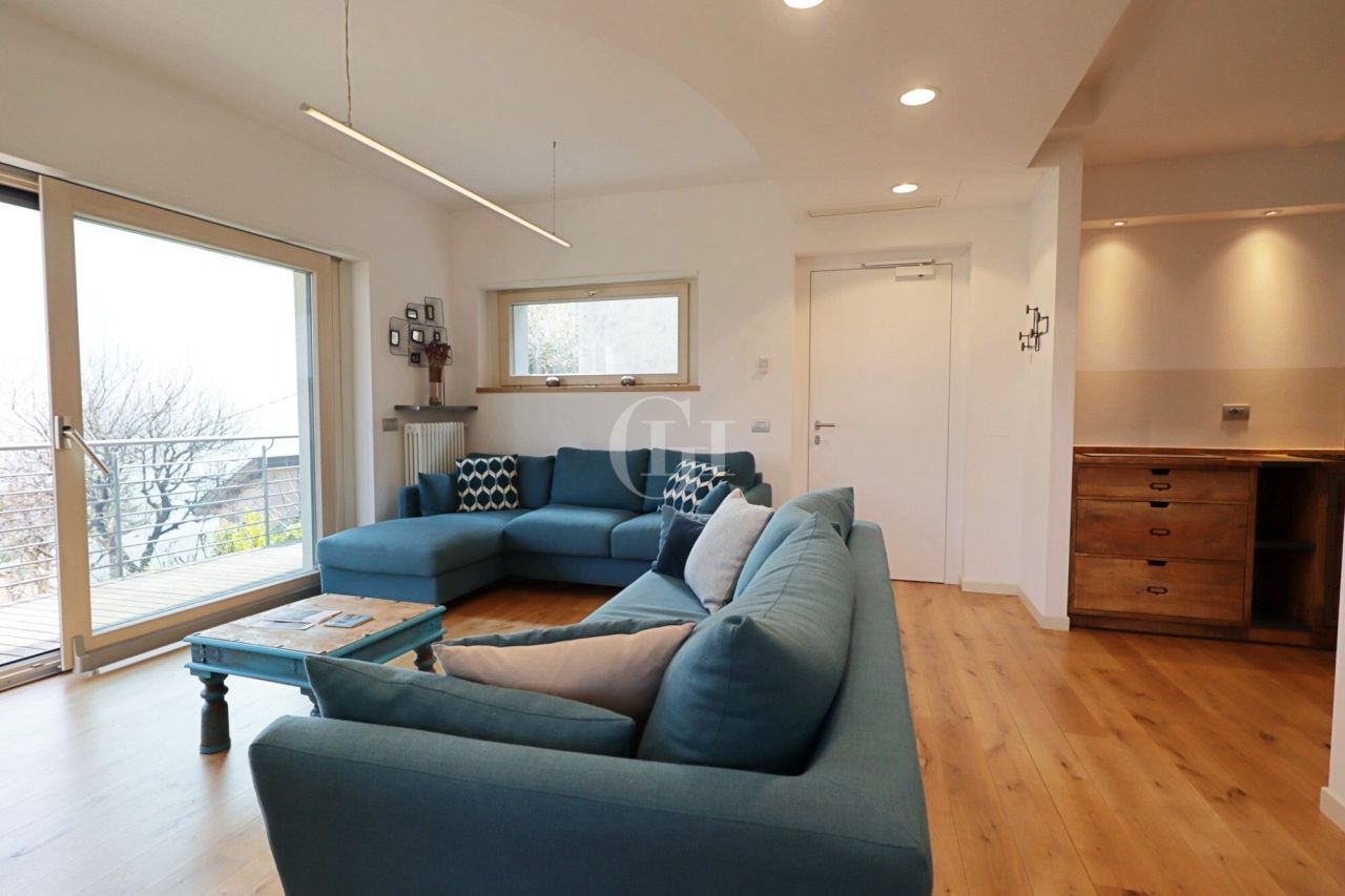 Вилла у озера Комо, Италия, 260 м² - фото 7