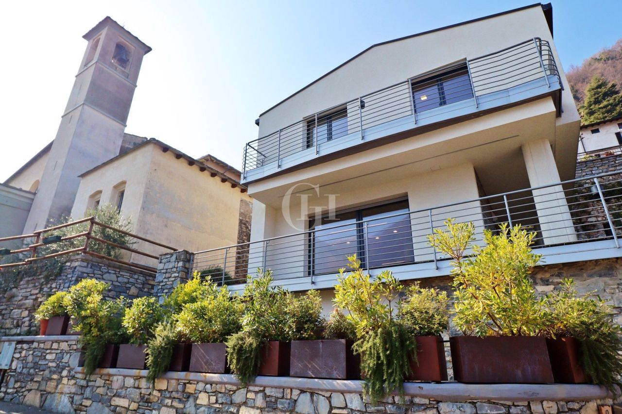 Вилла у озера Комо, Италия, 260 м² - фото 2