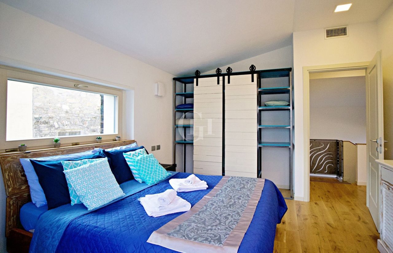 Вилла у озера Комо, Италия, 260 м² - фото 10