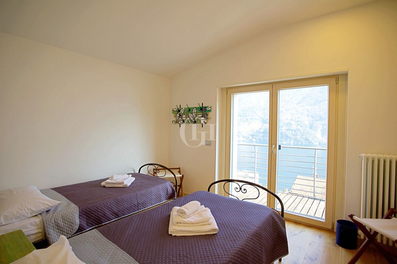 Вилла у озера Комо, Италия, 260 м² - фото 11