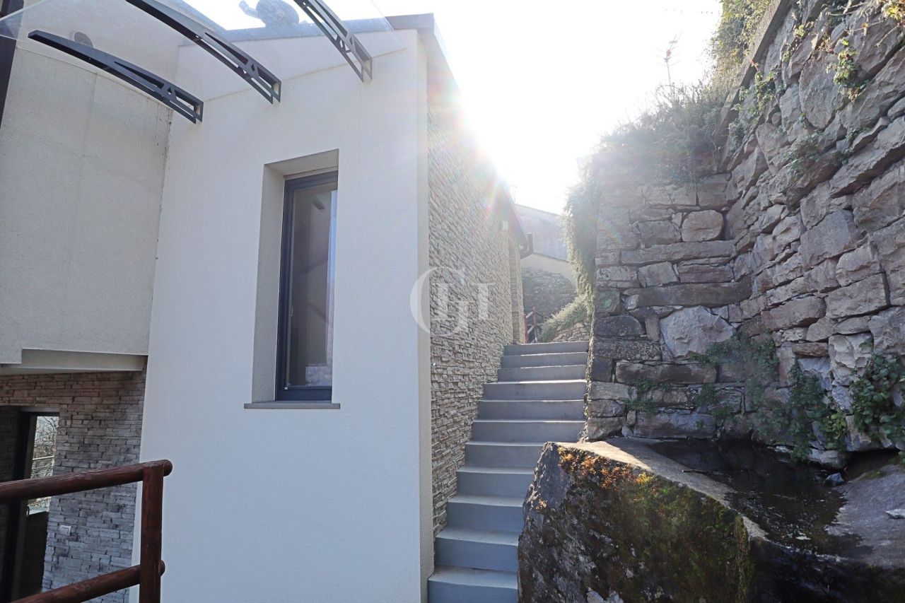 Вилла у озера Комо, Италия, 260 м² - фото 14