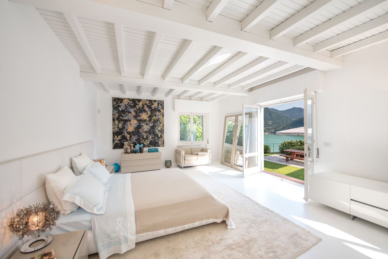 Вилла на озере Лугано, Италия, 228 м² - фото 11