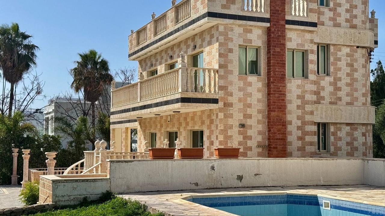 Дом в Хлораке, Кипр, 771 м² - фото 1