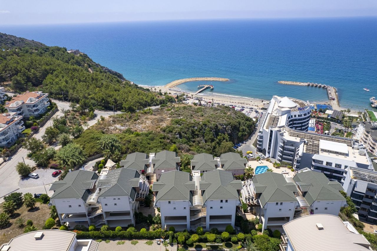 Пентхаус в Алании, Турция, 300 м² - фото 1