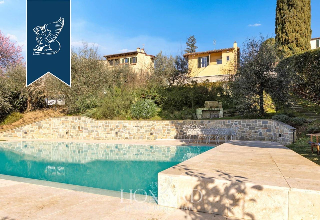 Вилла во Флоренции, Италия, 230 м² - фото 1