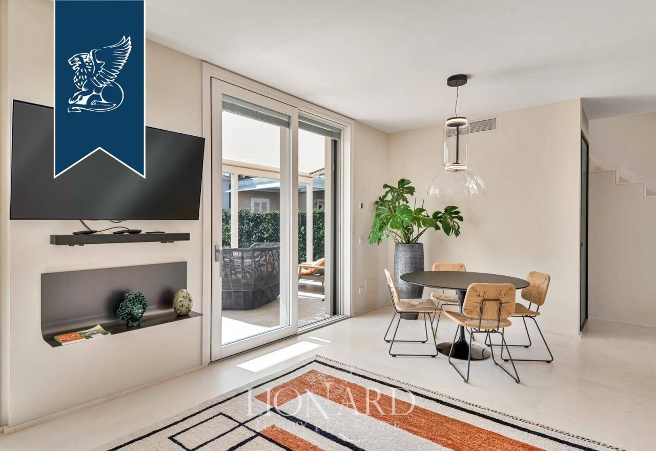 Вилла в Пьетрасанте, Италия, 200 м² - фото 6