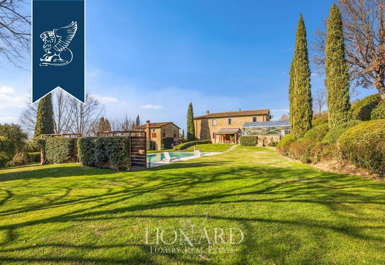Вилла в Ареццо, Италия, 1 000 м² - фото 8