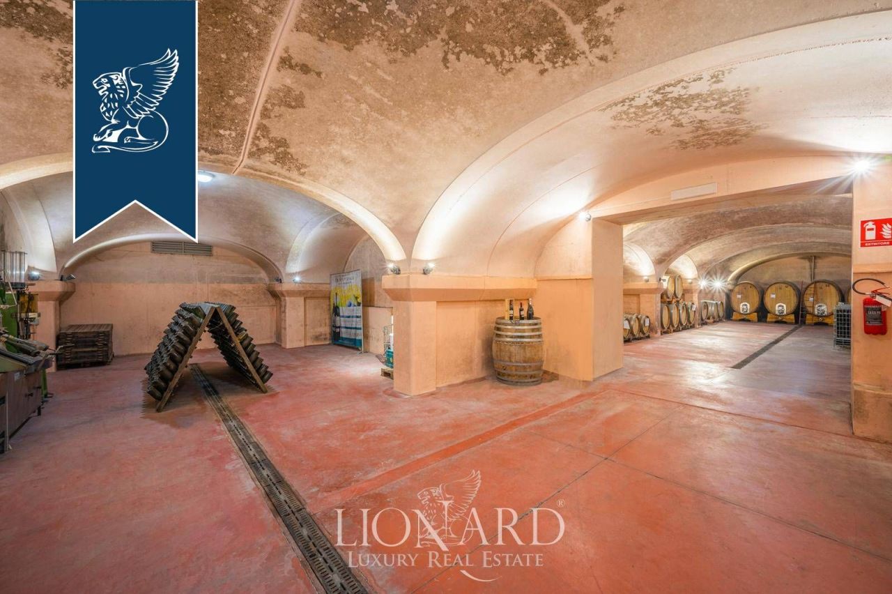 Вилла в Пьяченце, Италия, 3 000 м² - фото 8