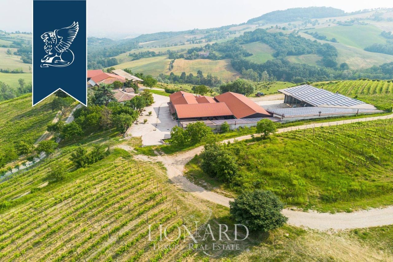 Вилла в Пьяченце, Италия, 3 000 м² - фото 10