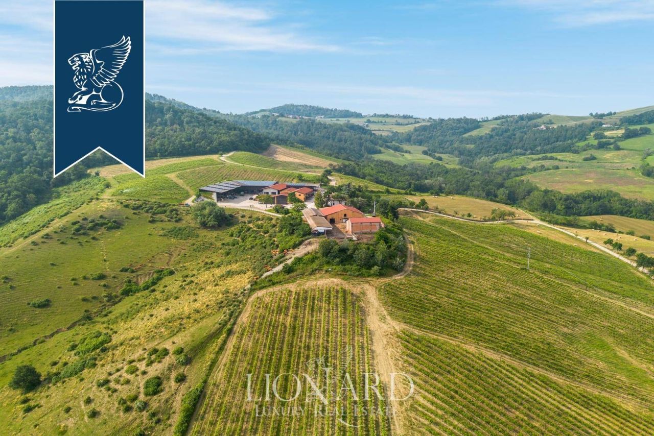 Вилла в Пьяченце, Италия, 3 000 м² - фото 11