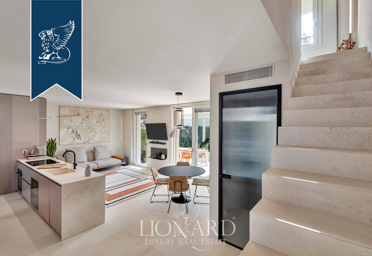 Вилла в Пьетрасанте, Италия, 200 м² - фото 11