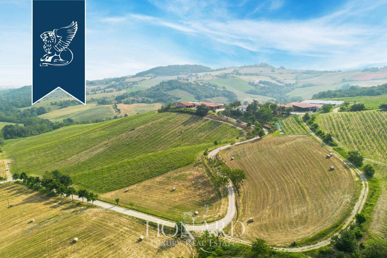 Вилла в Пьяченце, Италия, 3 000 м² - фото 12