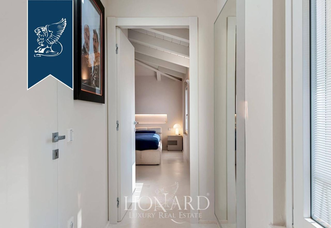 Вилла в Пьетрасанте, Италия, 200 м² - фото 12