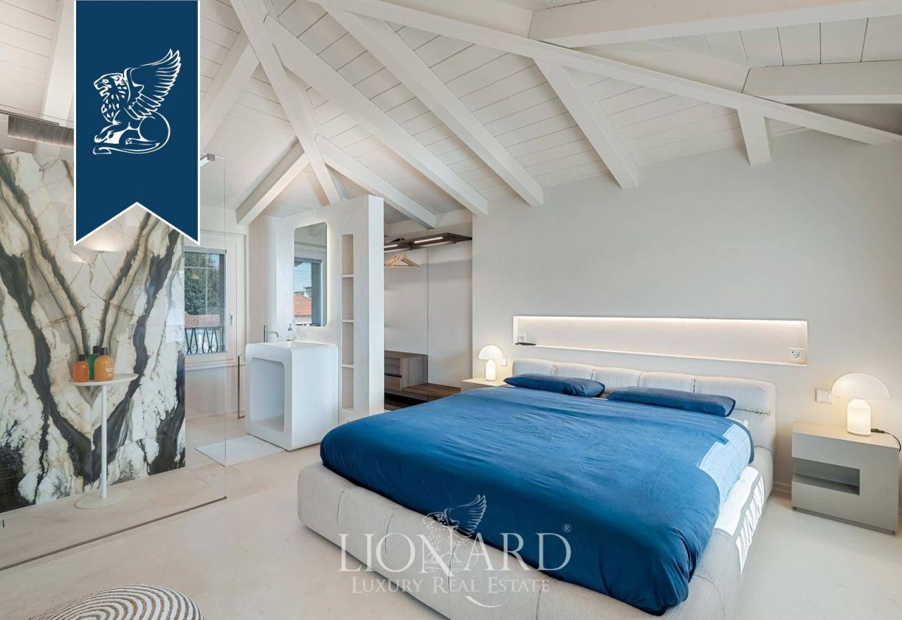 Вилла в Пьетрасанте, Италия, 200 м² - фото 13