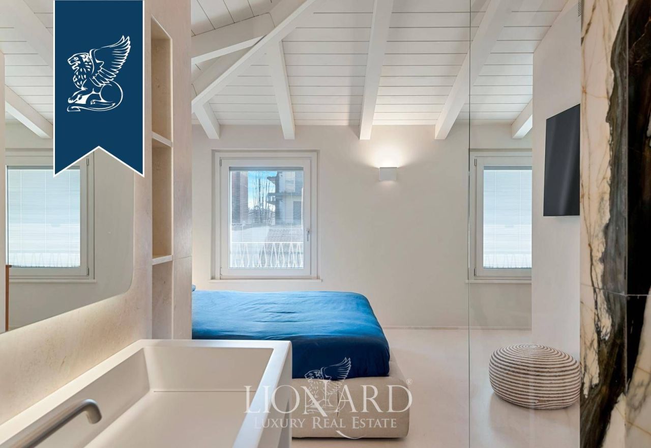 Вилла в Пьетрасанте, Италия, 200 м² - фото 16