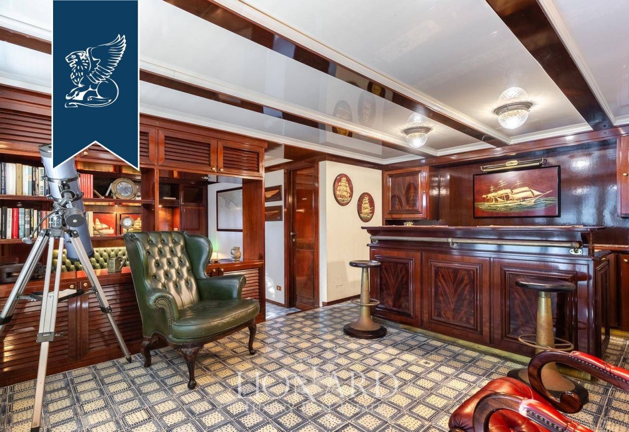 Вилла в Генуе, Италия, 500 м² - фото 17