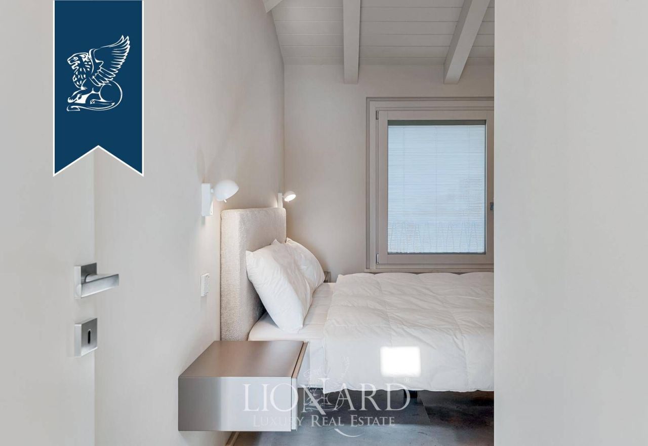 Вилла в Пьетрасанте, Италия, 200 м² - фото 17