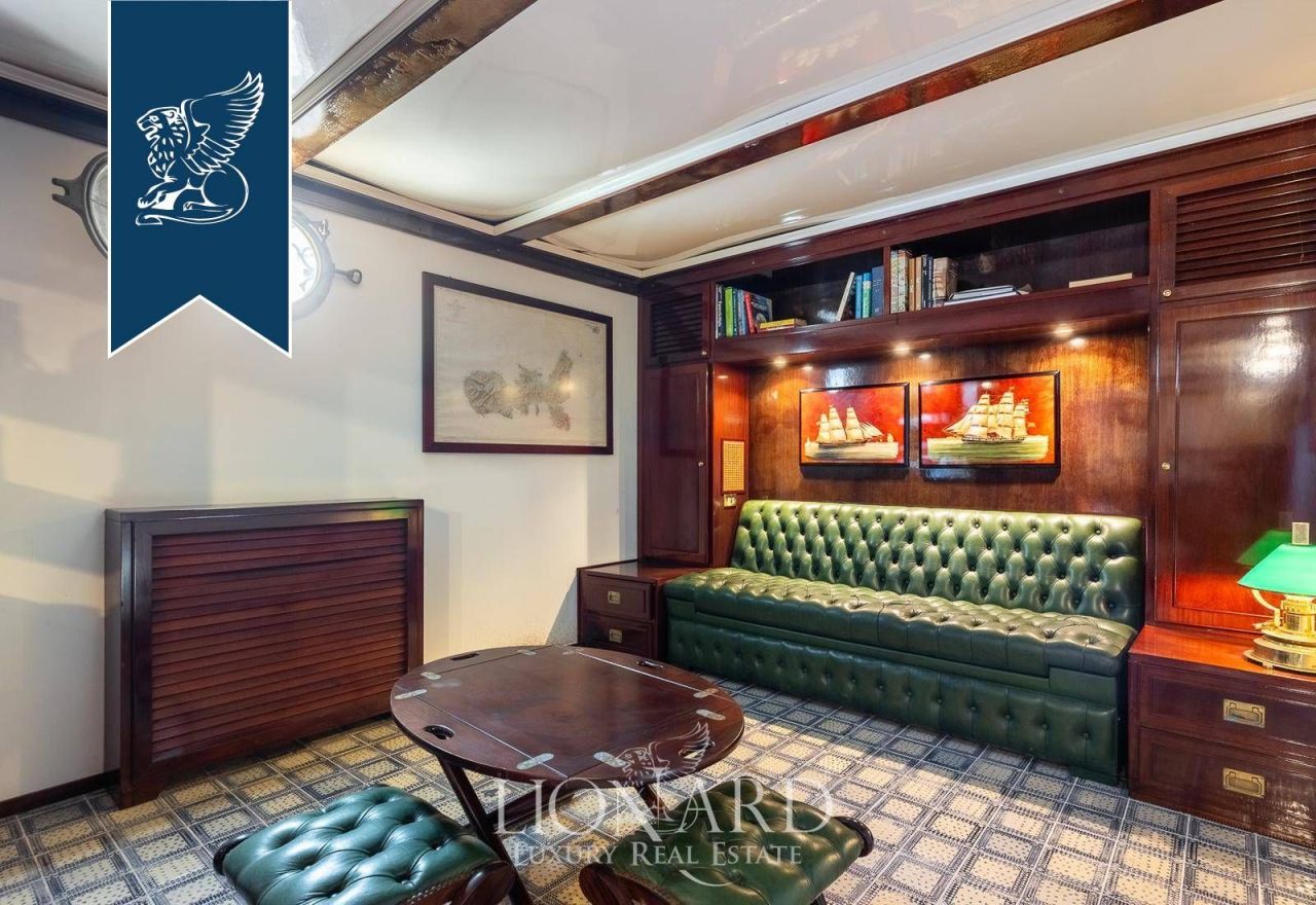 Вилла в Генуе, Италия, 500 м² - фото 19