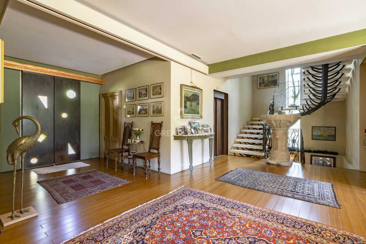 Вилла в Комо, Италия, 751.85 м² - фото 9